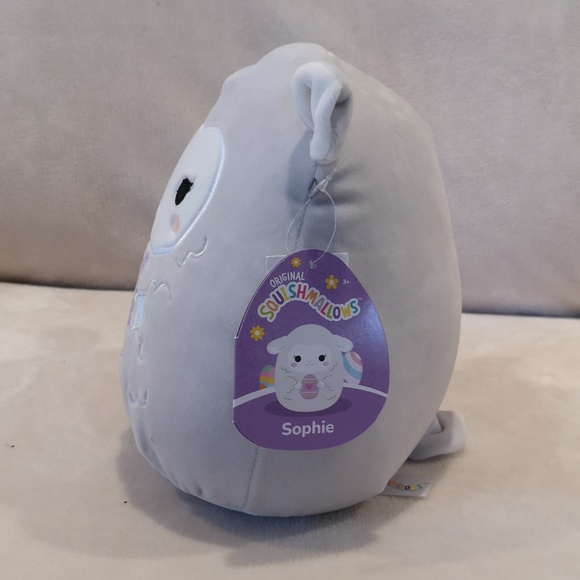 Squishmallow 8 inches Sophie Gray lamb holding an Easter egg - Picture 2 of 4